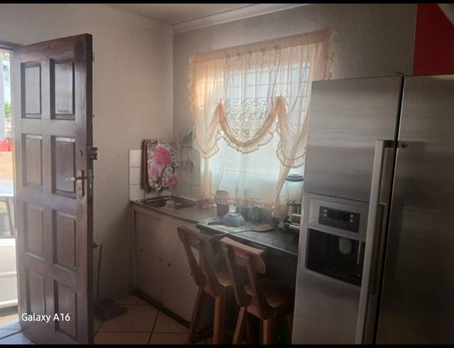 3 BEDROOM HOUSE FOR SALE IN CLAYVILLE